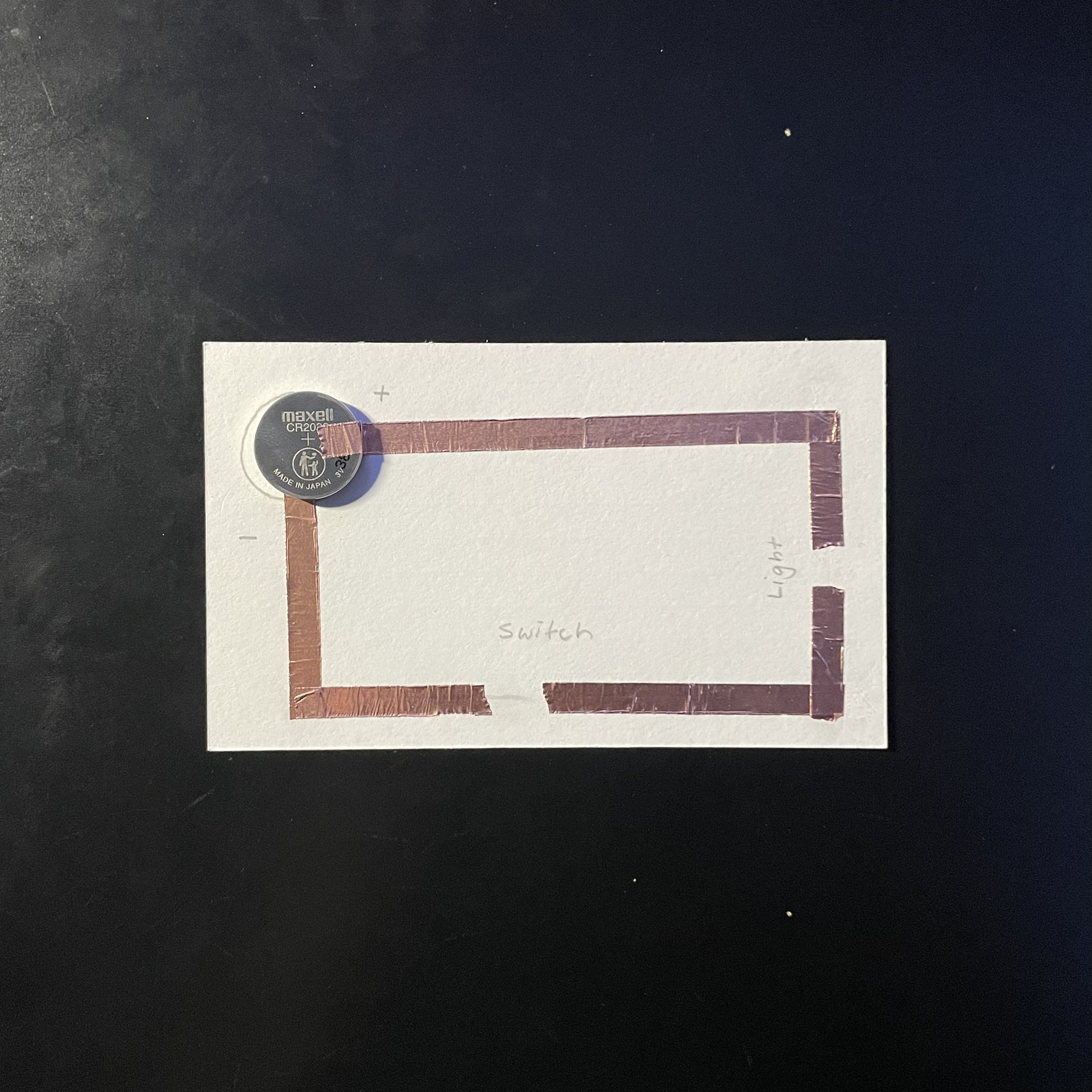 This second image has the circuit but with a battery